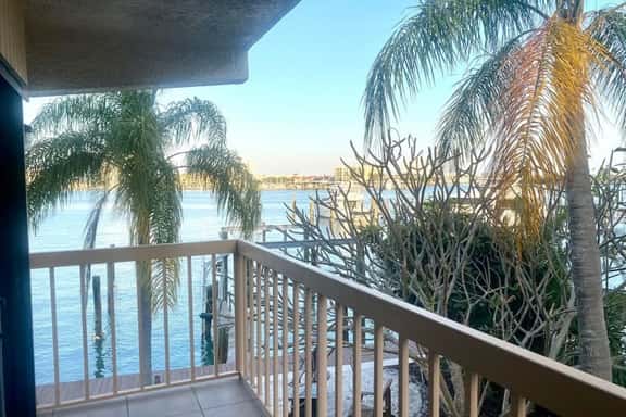 4 BR Oasis, water views every room steps to beach! - Image 1