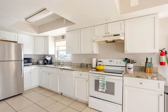 4 BR Oasis, water views every room steps to beach! - Image 3