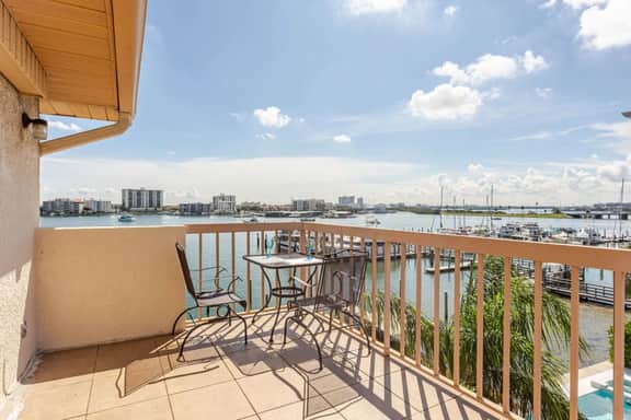 4 BR Oasis, water views every room steps to beach! - Image 4