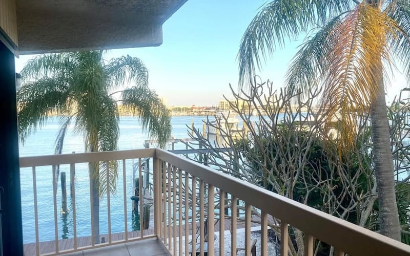 Sea Shanty Clearwater — Intracoastal balcony view