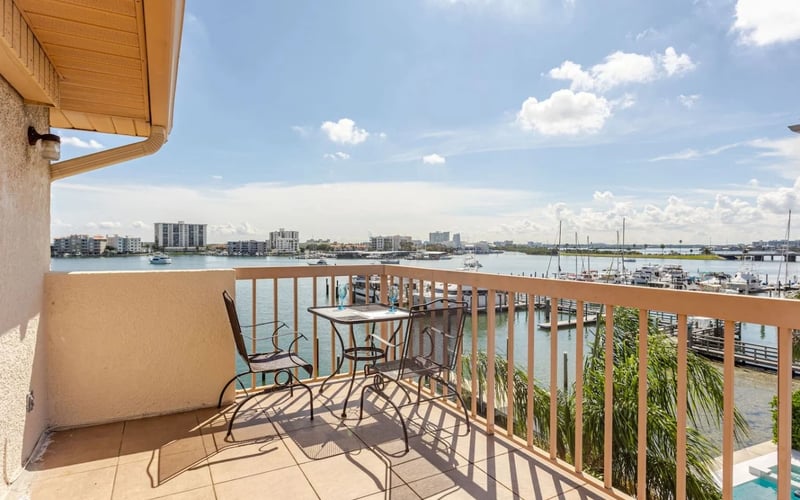 Sea Shanty Clearwater — marina balcony with city views